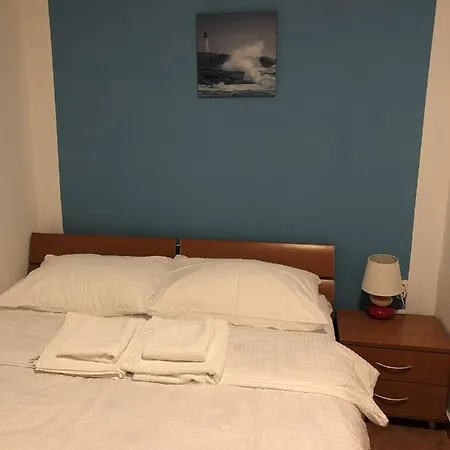 I Sobe Ivancic1 3* Novi Vinodolski