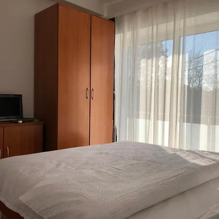 I Sobe Ivancic1 3* Novi Vinodolski