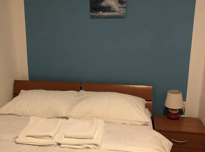 I Sobe Ivancic1 3* Novi Vinodolski