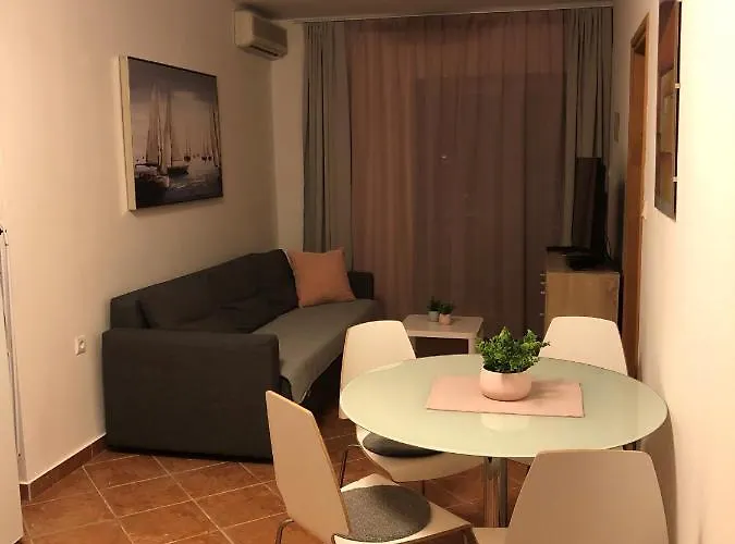 I Sobe Ivancic1 3* Novi Vinodolski